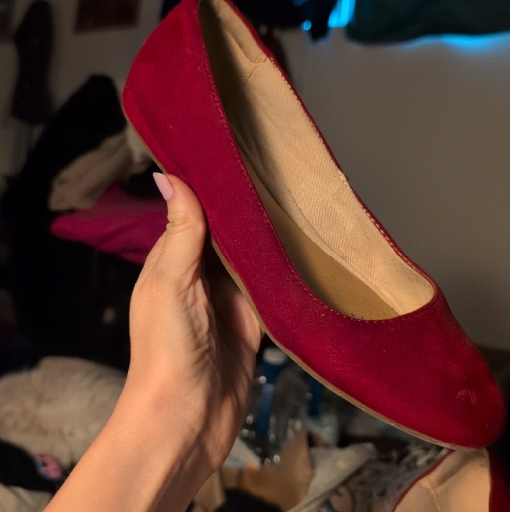 Women's Red Suede Ballet Flat -  Kelly And Katie 8.5 - Picture 2 of 2